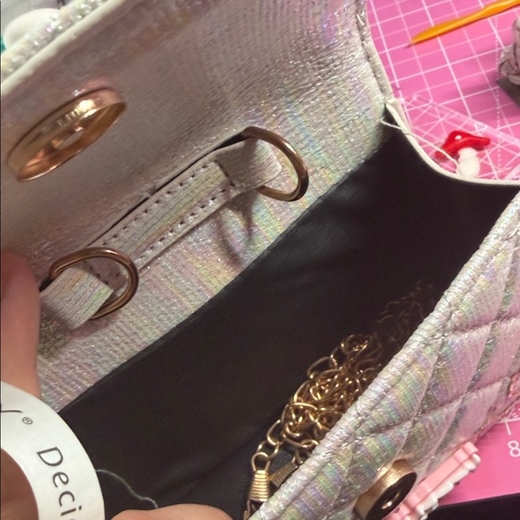 Hand Crafted Pink and White Crossbody Bag - Picture 3 of 4